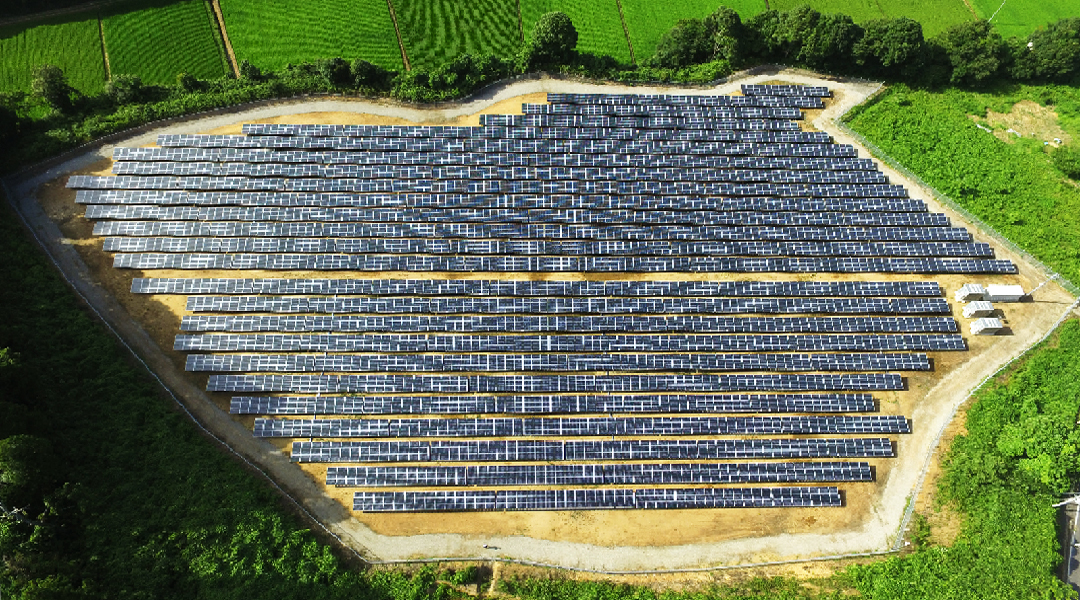 太陽光発電所の写真